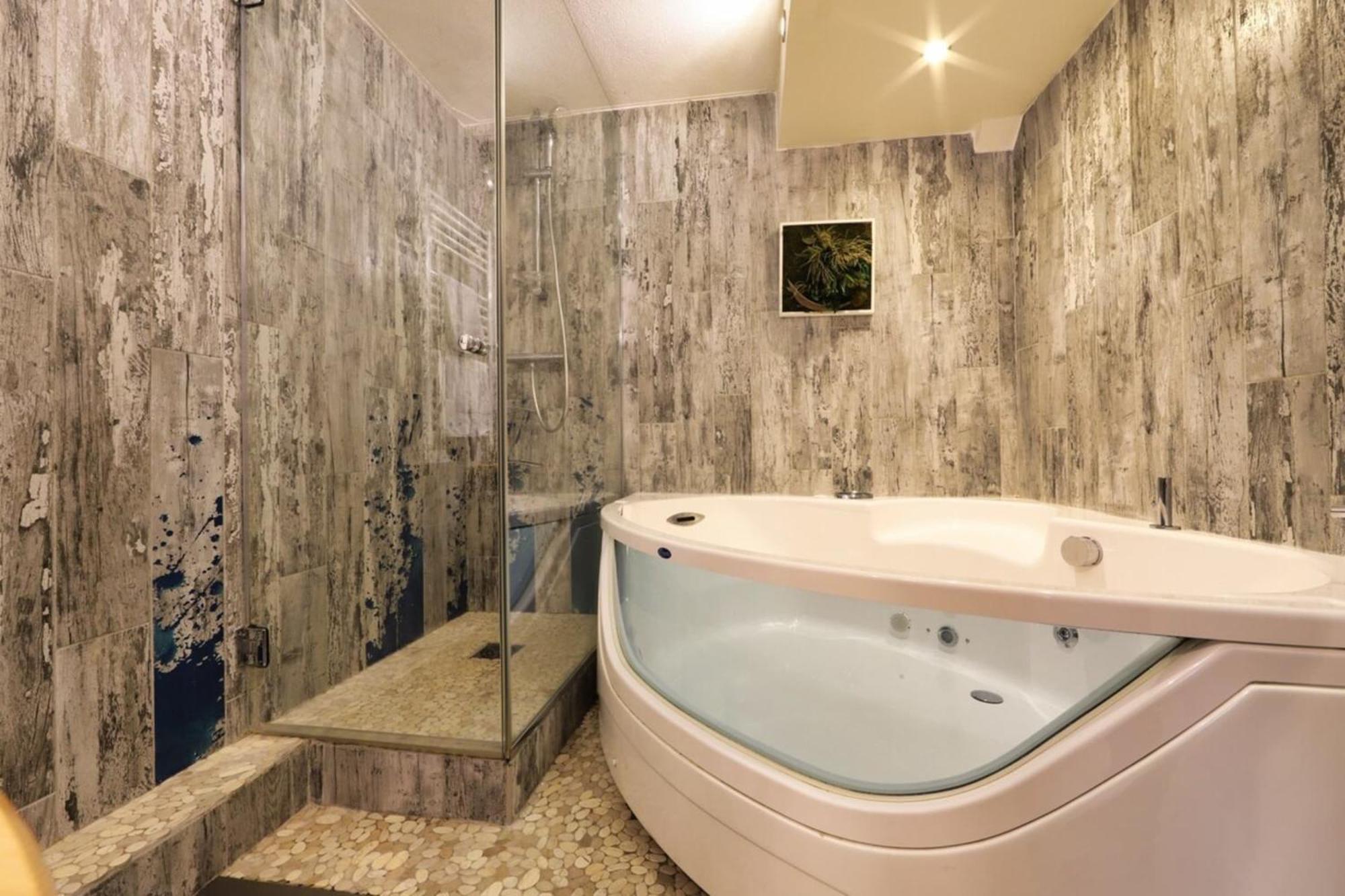 Le Cocon - Lofts & Lakes Certified 4-Stars อานซี ภายนอก รูปภาพ