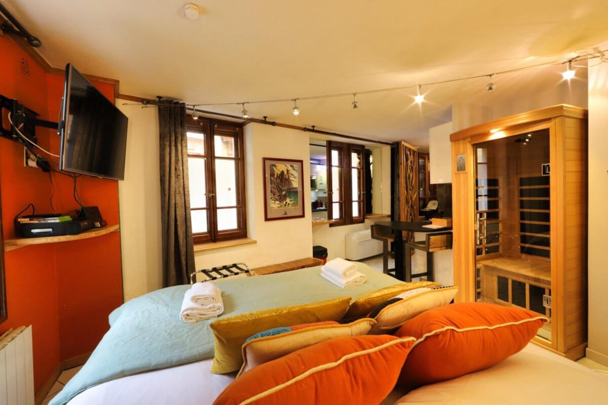 Le Cocon - Lofts & Lakes Certified 4-Stars อานซี ภายนอก รูปภาพ