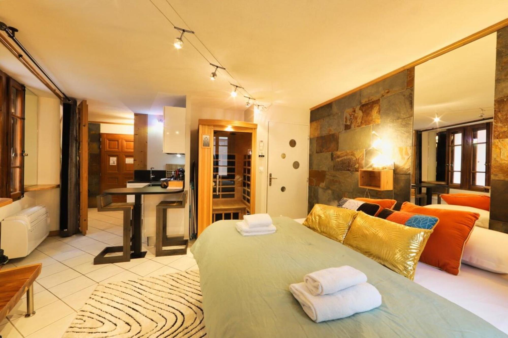 Le Cocon - Lofts & Lakes Certified 4-Stars อานซี ภายนอก รูปภาพ
